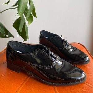 Shiny Black Pointed-Toe Dress Shoes
